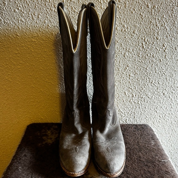 Vintage ACMÉ suede cowgirl boots - Picture 4 of 9